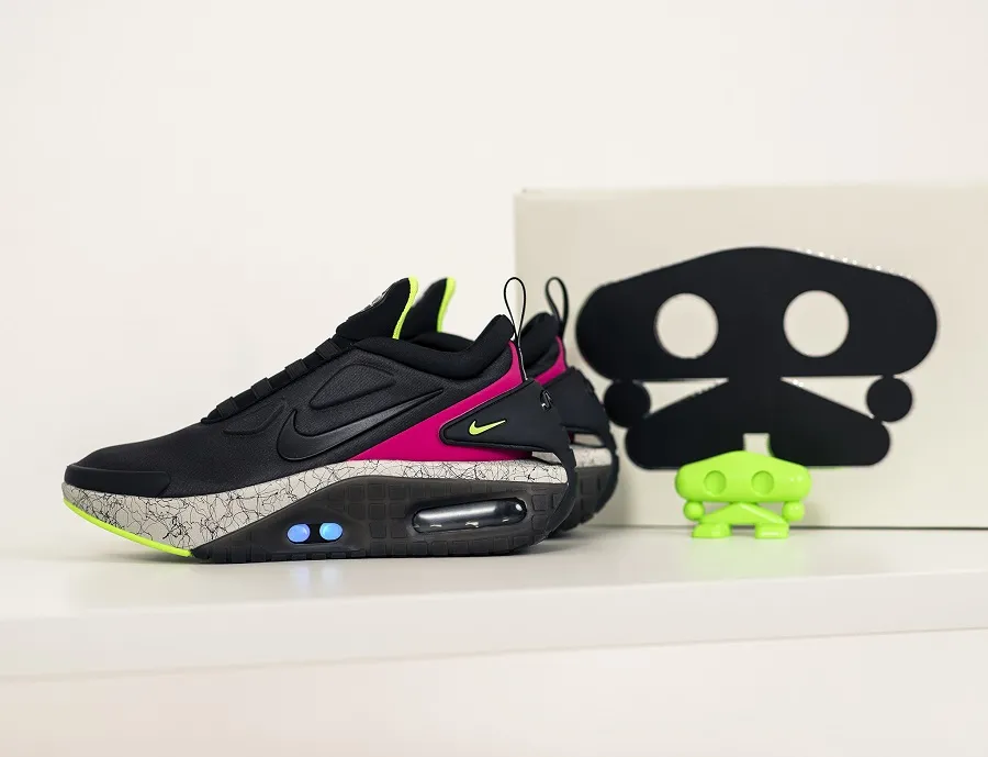 NIKE ADAPT AUTO MAX: CÂND O APLICAȚIE ÎNTÂLNEȘTE SNEAKERS