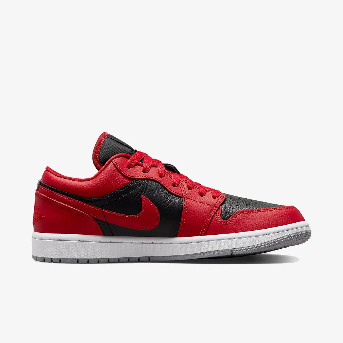NIKE Pantofi WMNS AIR JORDAN 1 LOW SE 