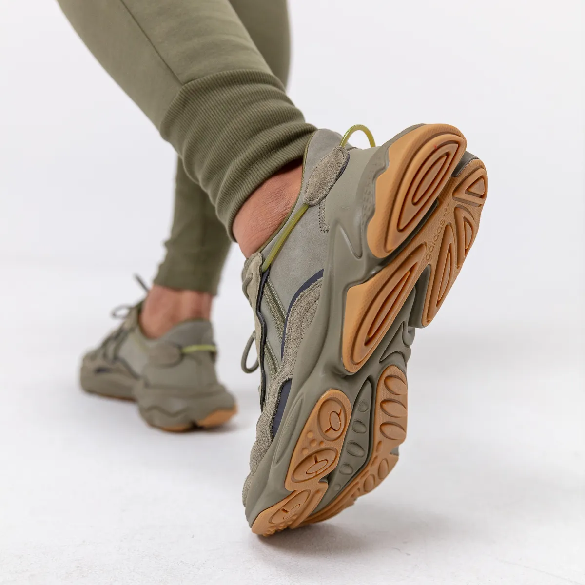 ADIDAS Pantofi Sport OZWEEGO