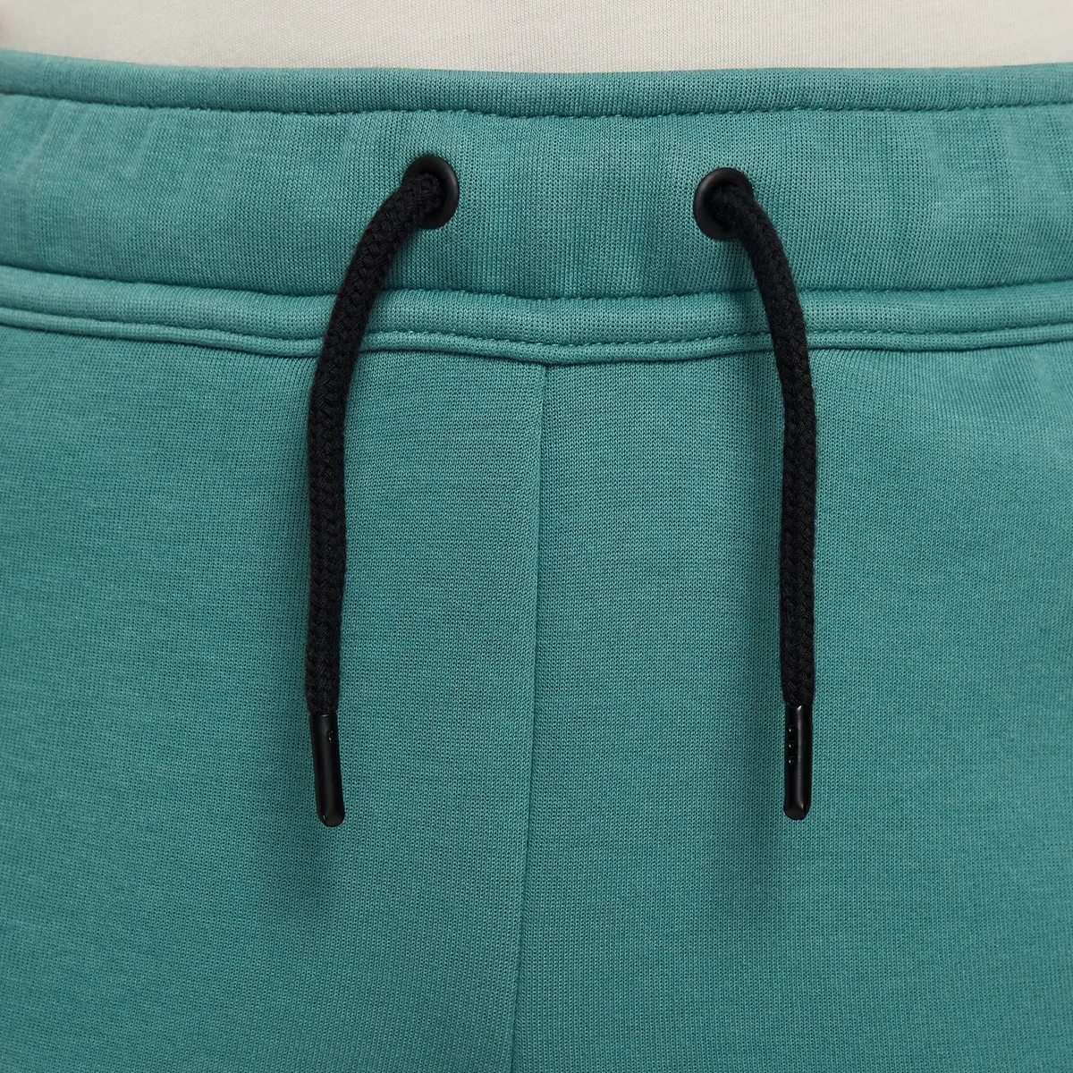 NIKE Pantaloni scurti B NSW TECH FLC SHORT 