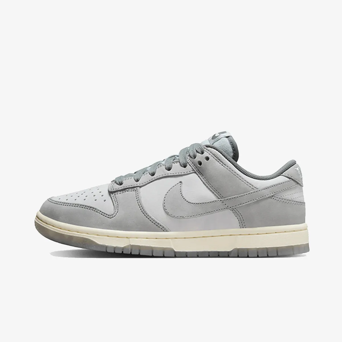 NIKE Pantofi Sport WMNS NIKE DUNK LOW NBH 