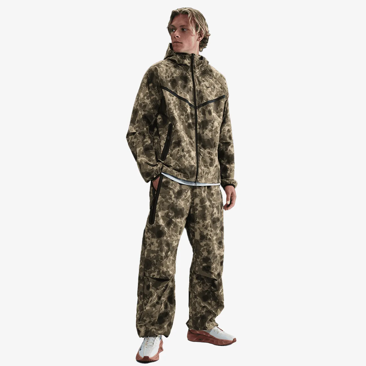 NIKE Pantaloni de trening M NK TECH WVN PANT OS GX AOP 