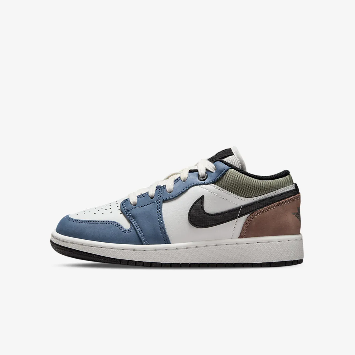 NIKE Pantofi Sport AIR JORDAN 1 LOW BG CN 