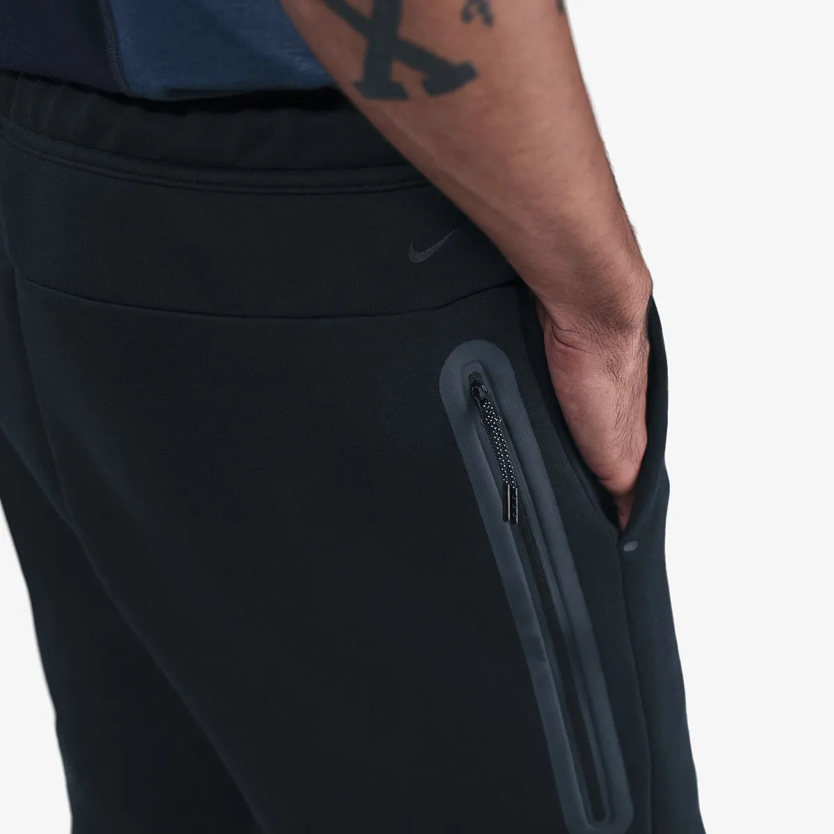 NIKE Pantaloni scurti Tech 