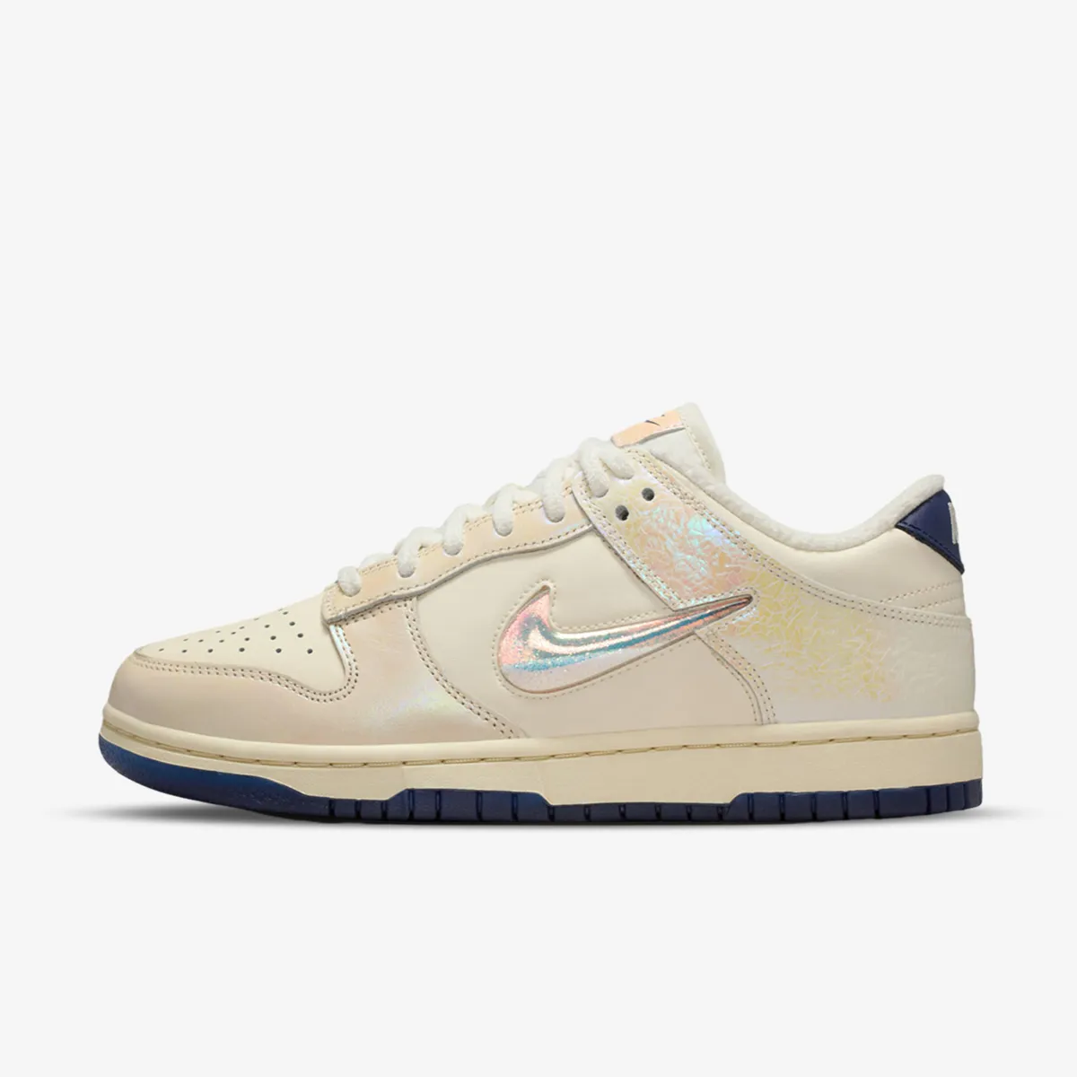 NIKE Pantofi Sport WMNS NIKE DUNK LOW NA29 