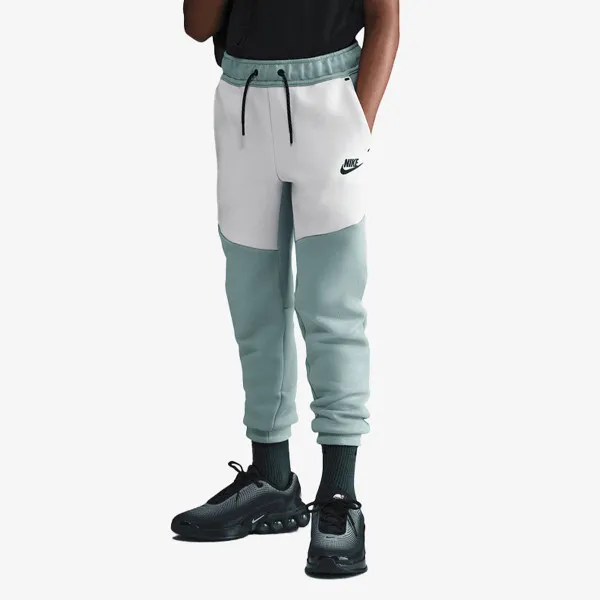 NIKE Pantaloni de trening B NSW TCH FLC JGGR - PD 